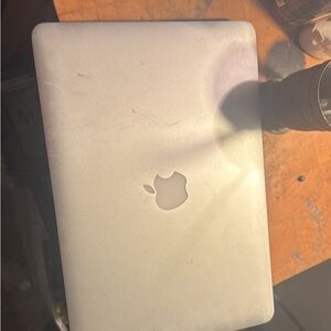 Apple MacBook 13” 2017